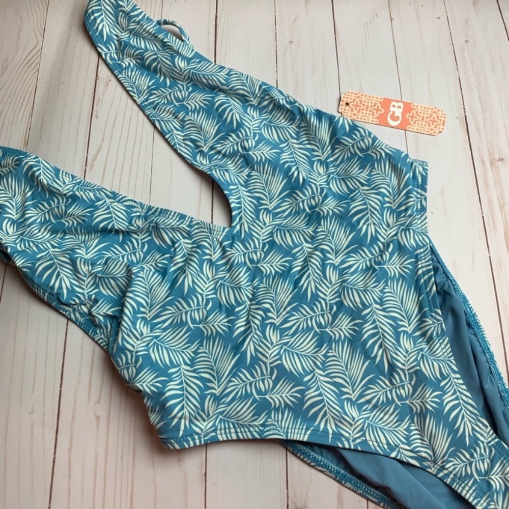 Gianni Bini NWT Swimsuit